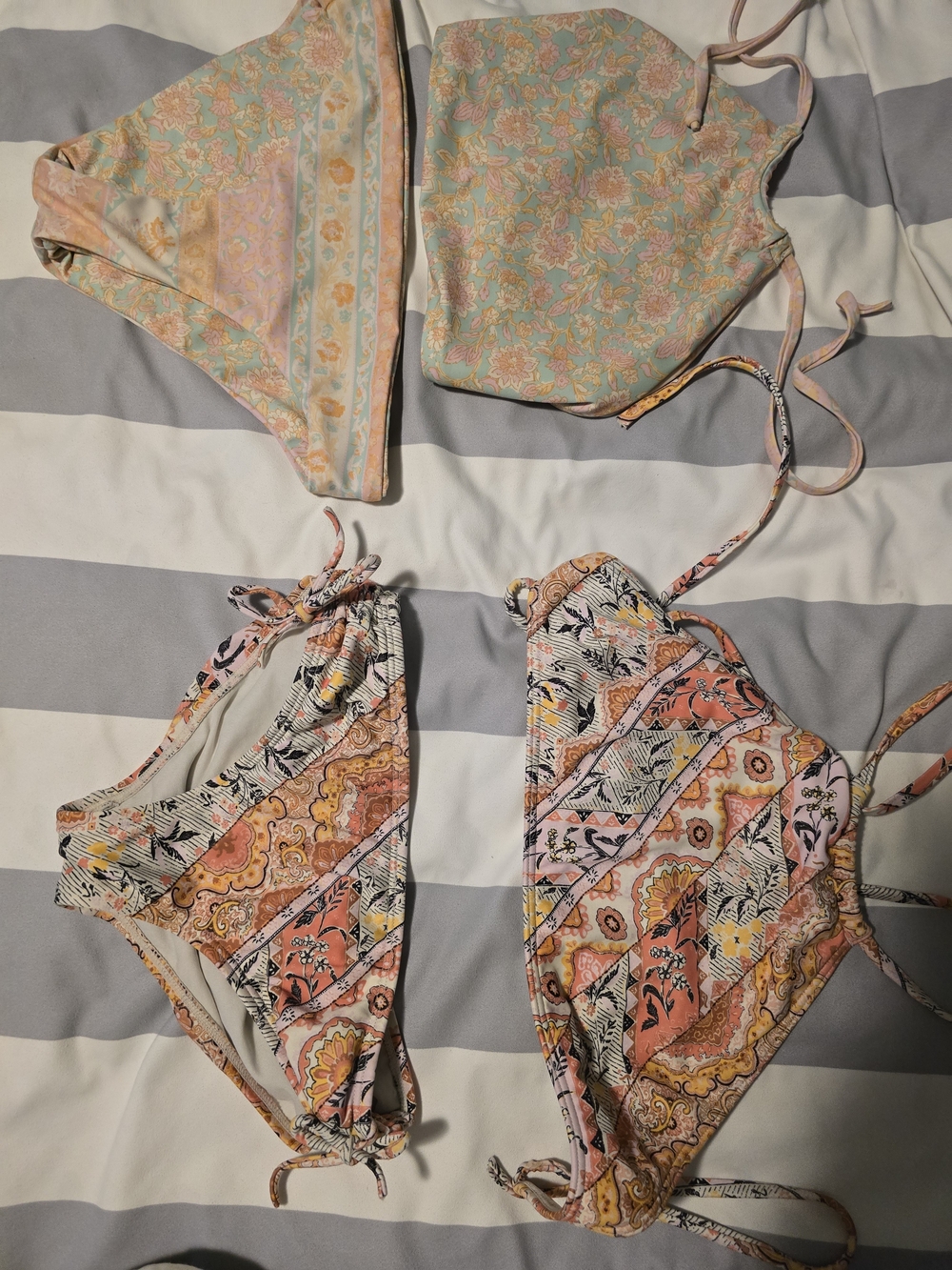 Patterned Two-Piece Bikini Set in Peach & Pastel Floral BILLABONG